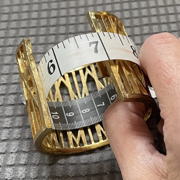 Rare 80’s GIVENCHY Heavy Wide Open Work Gold Plated Rhinestone Cuff Bracelet 7” - Picture 11 of 15
